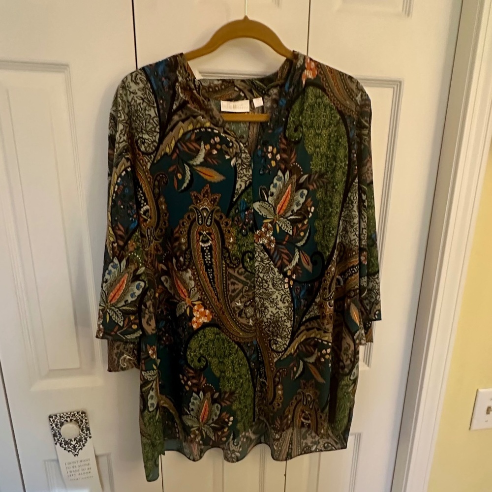 Elbow length patterned Belle by Kim Gravel Top